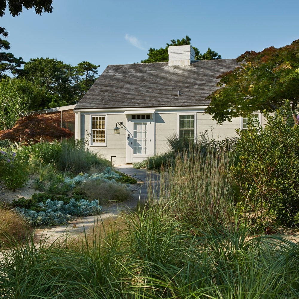 American designer David Netto's interiors bring endless summer to a rare architectural jewel in Amagansett