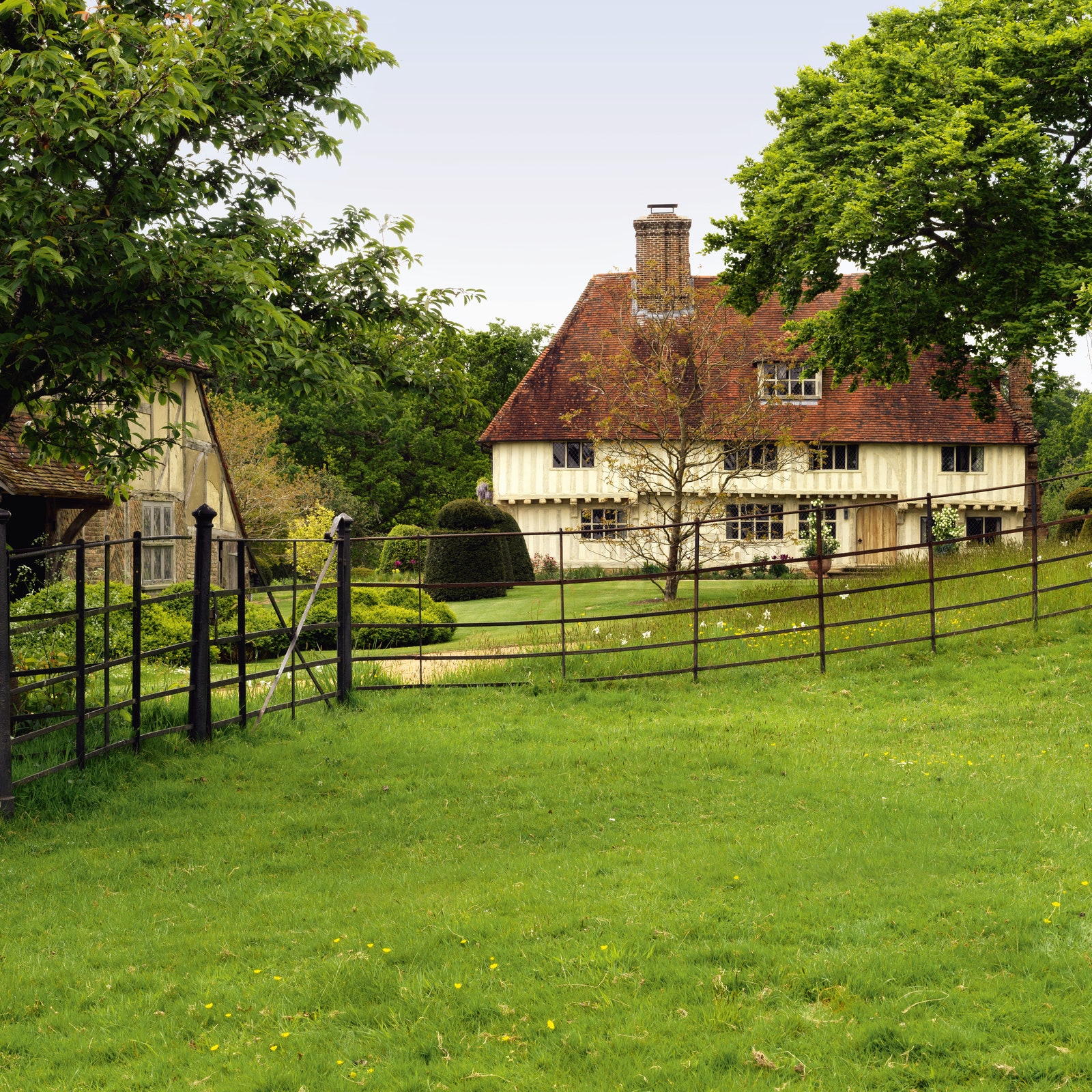 A dream team of designers brings harmony and authenticity to a Tudor house in the Kent countryside